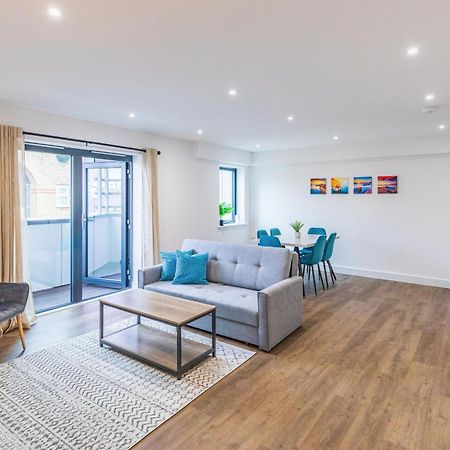 Central 2 Bed 2 Bath Apartment Near Brighton College, Beach, Hospital - Long Stay Offers Dış mekan fotoğraf